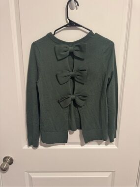 Timing Green Bow-Back Knit Sweater